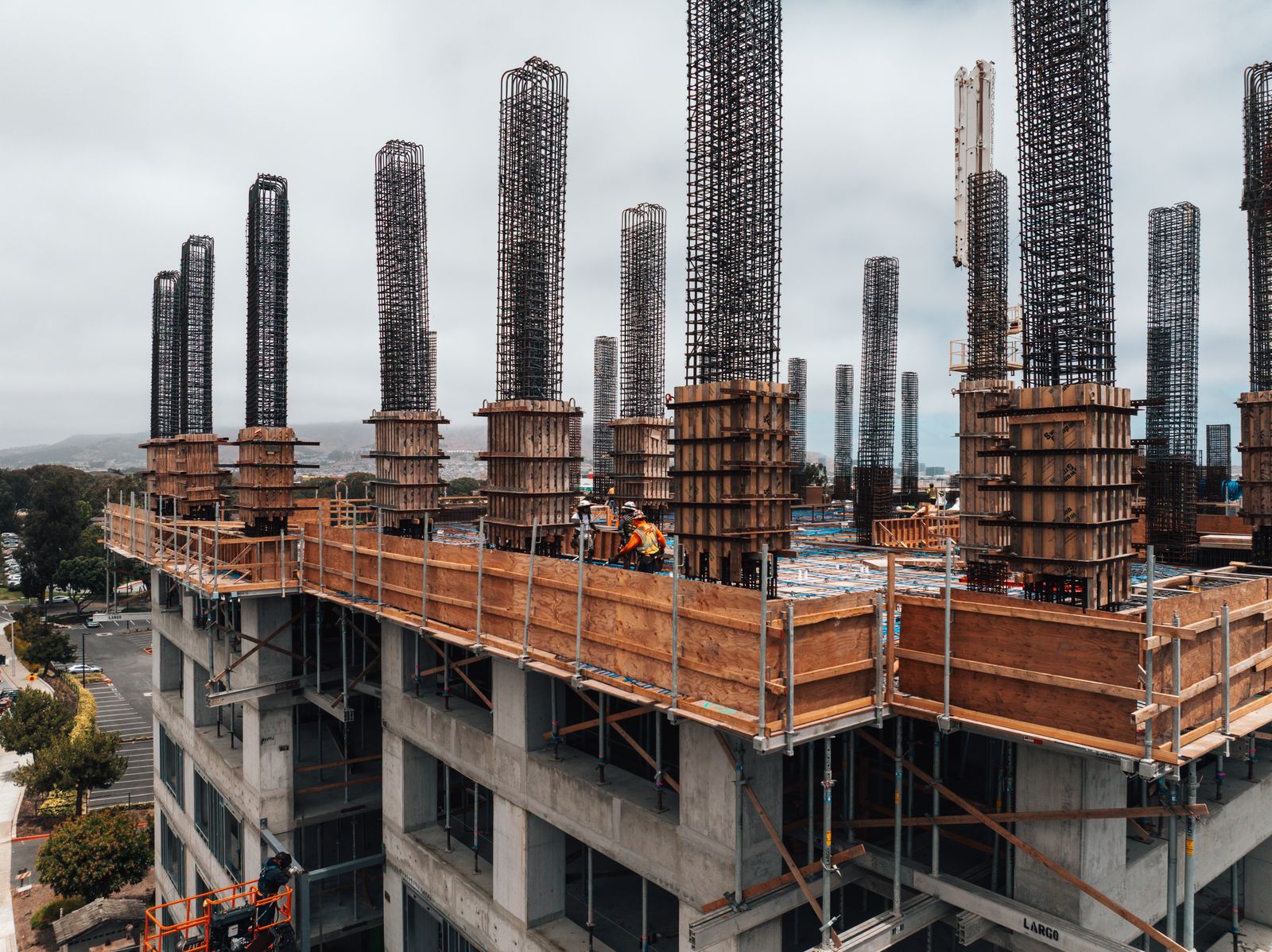 Rebar columns and crew at work — 840 San Bruno Ave